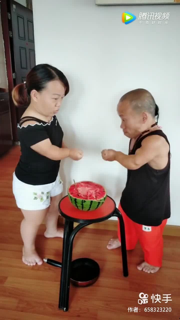 夫妻网红吃瓜视频播放,揭秘娱乐圈幕后真相