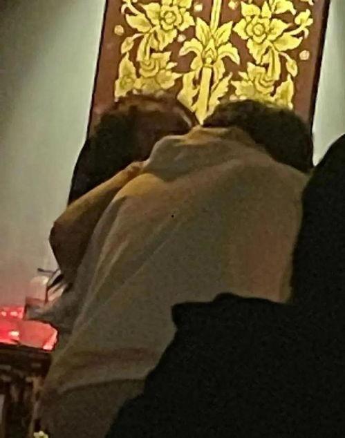 河北酒吧吃瓜事件视频,一场引发热议的冲突瞬间