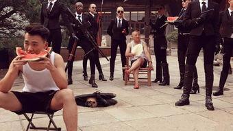 墨西哥父子吃瓜视频,温馨瞬间感动网友